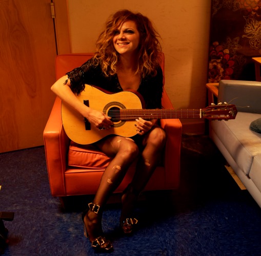 Nikki Costa releases brand new single